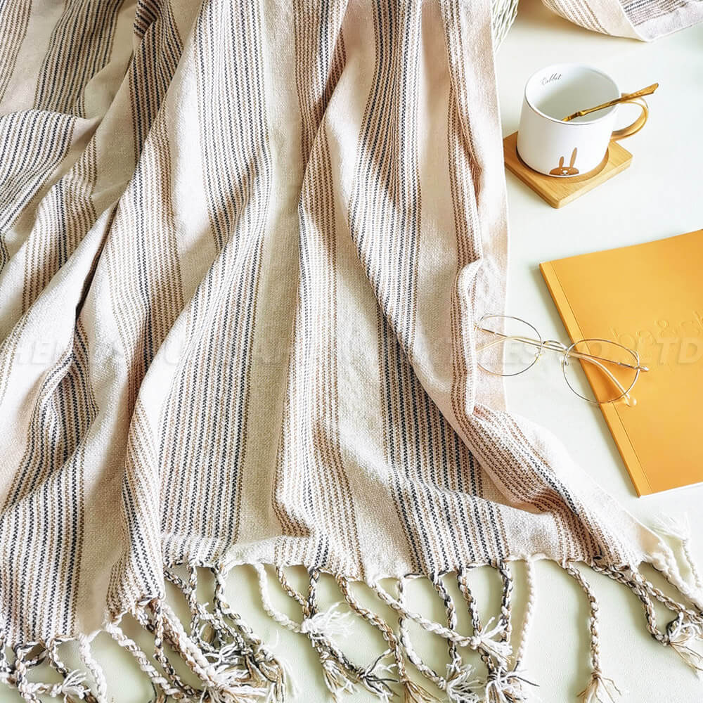 BK113 Striped tassel blanket.