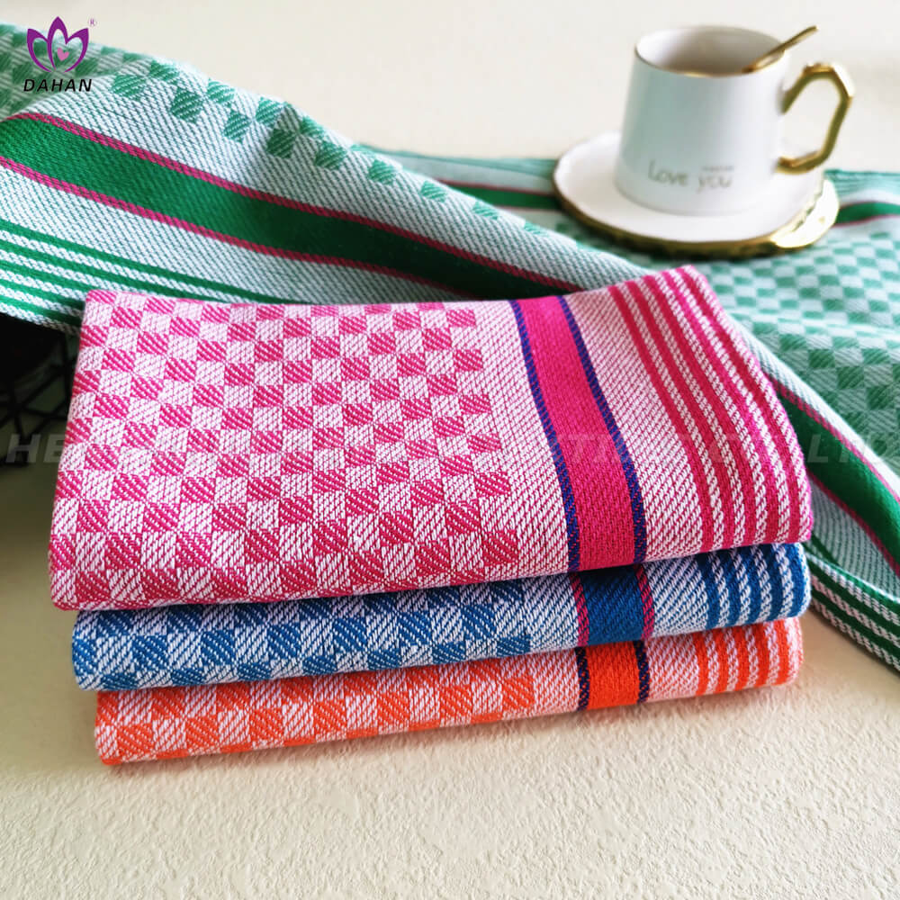 DY89 One meter small grid tea towel.