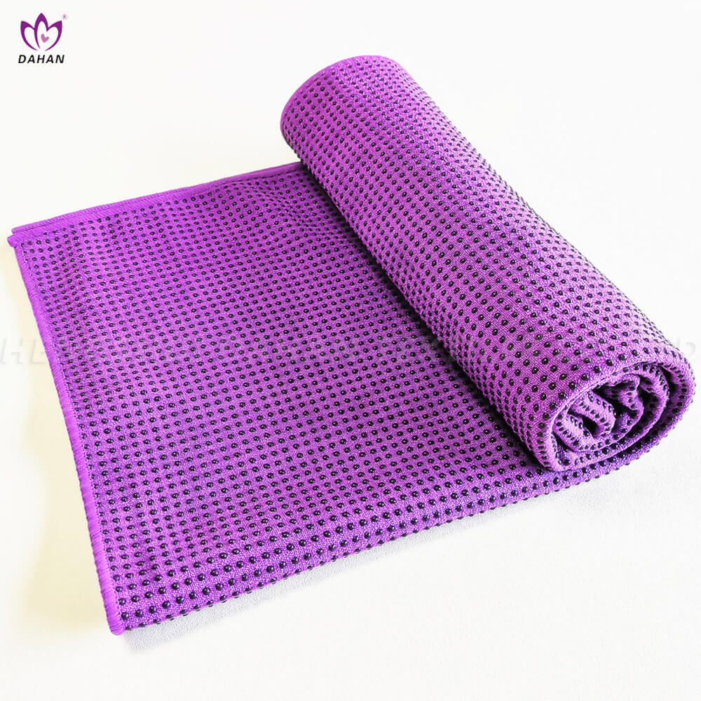 Non-slip yoga blanket yoga towel.
