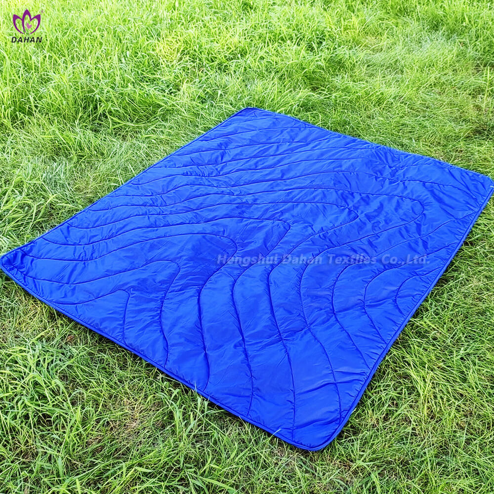 Outdoor campground mat picnic mat made in China. PC51