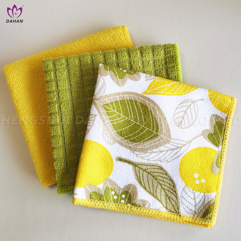 Printing and solid color microfiber dish cloth.3-PACK
