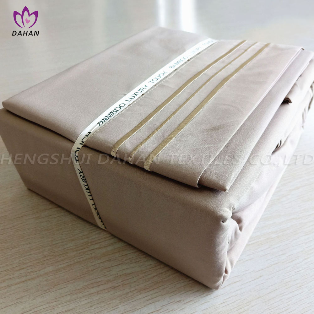 BC01 100% Polyester Solid color Bedclothes 3 -pack.