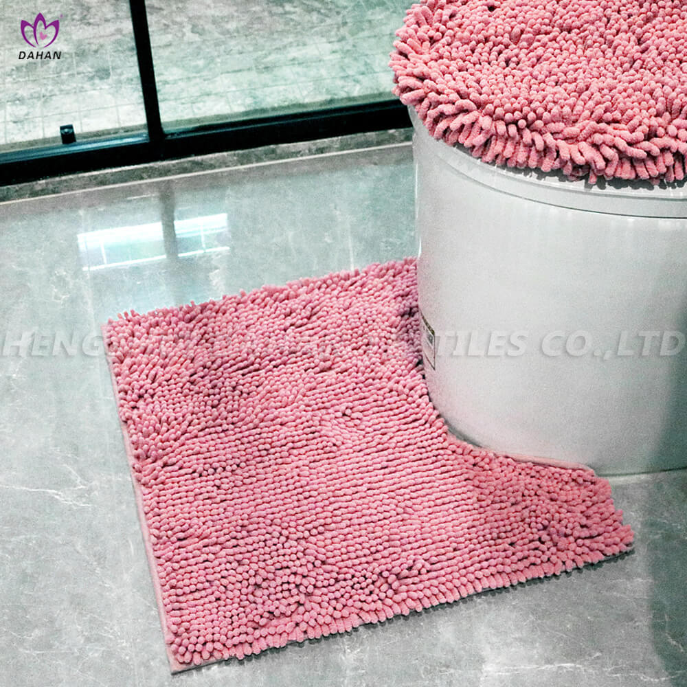 Chenille bathroom mat and toilet mat. TT015